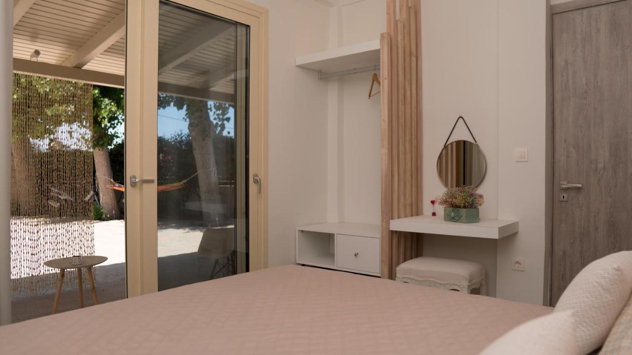 House Lefkes Планос
