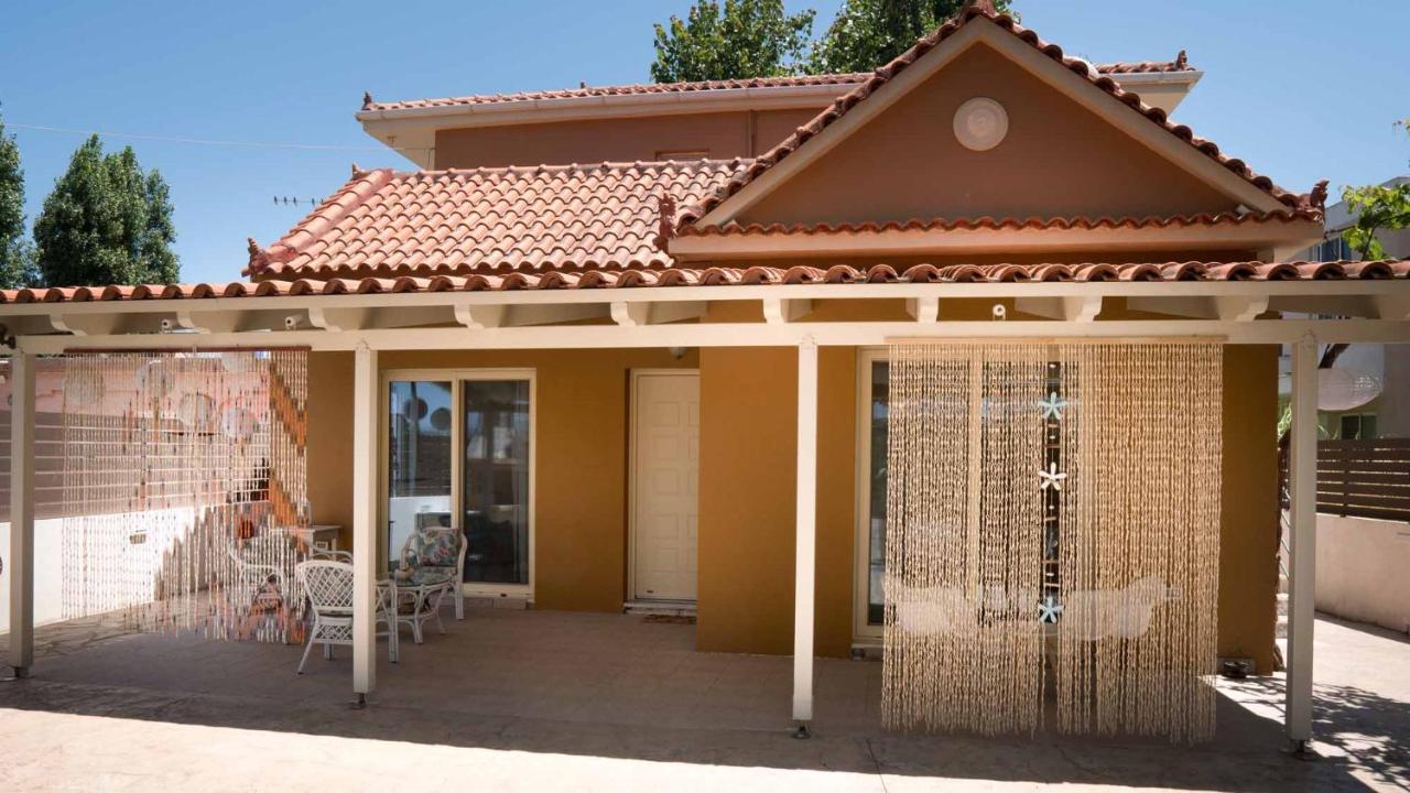 House Lefkes